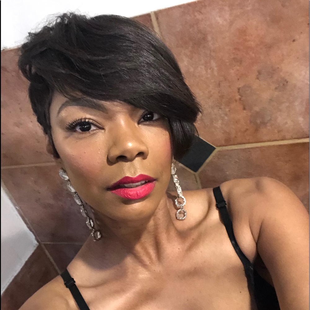 Meet your Posher, Pamilla